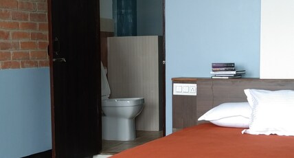 Broadview Homestay | Rooms & Restaurant Room Type - Comfy Room