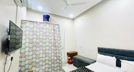 Hotel Elite Grand Room Type - Deluxe Room with City View Double Bed