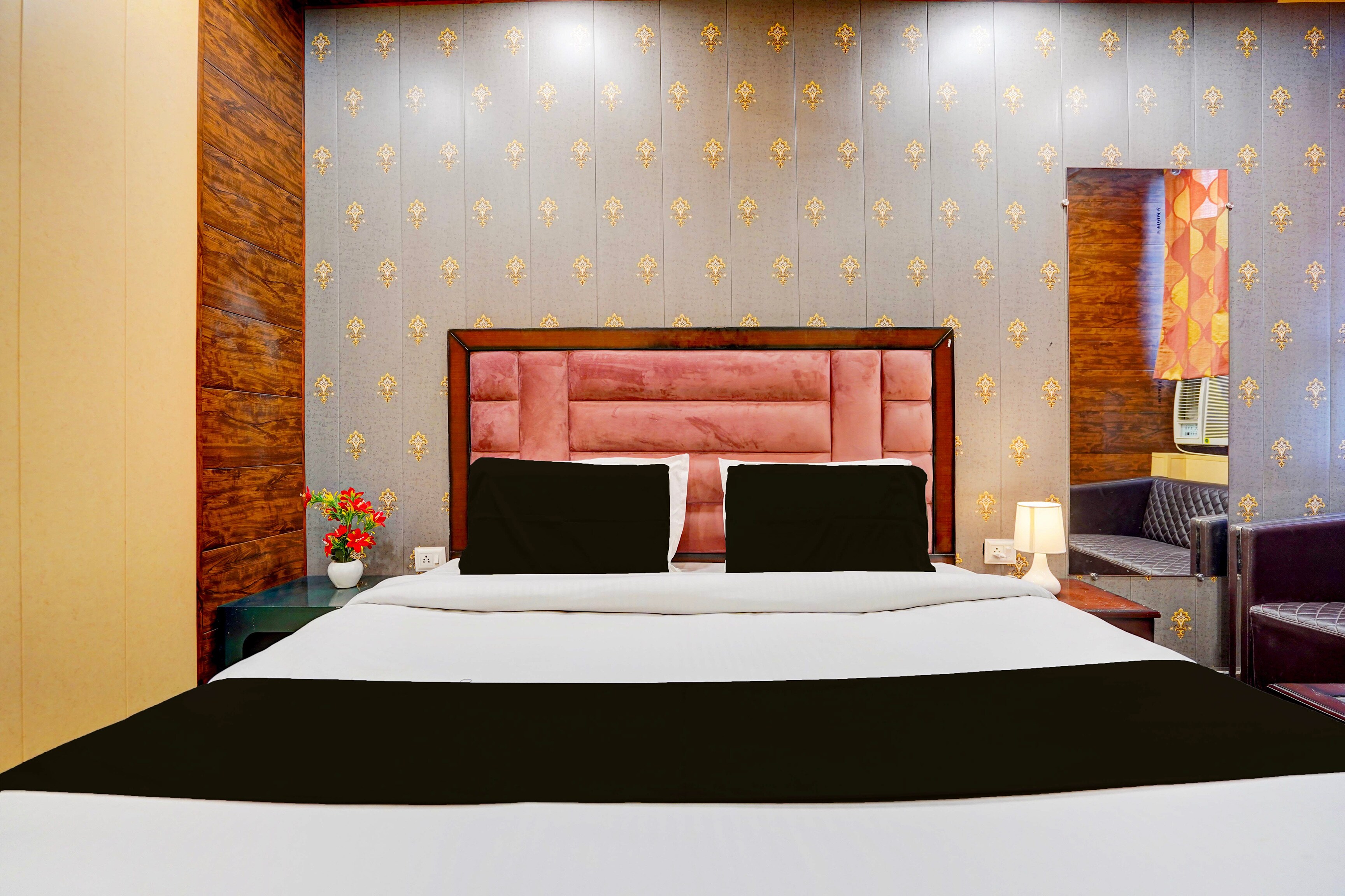 Hotel O PL Guest House - Tap to explore photos
