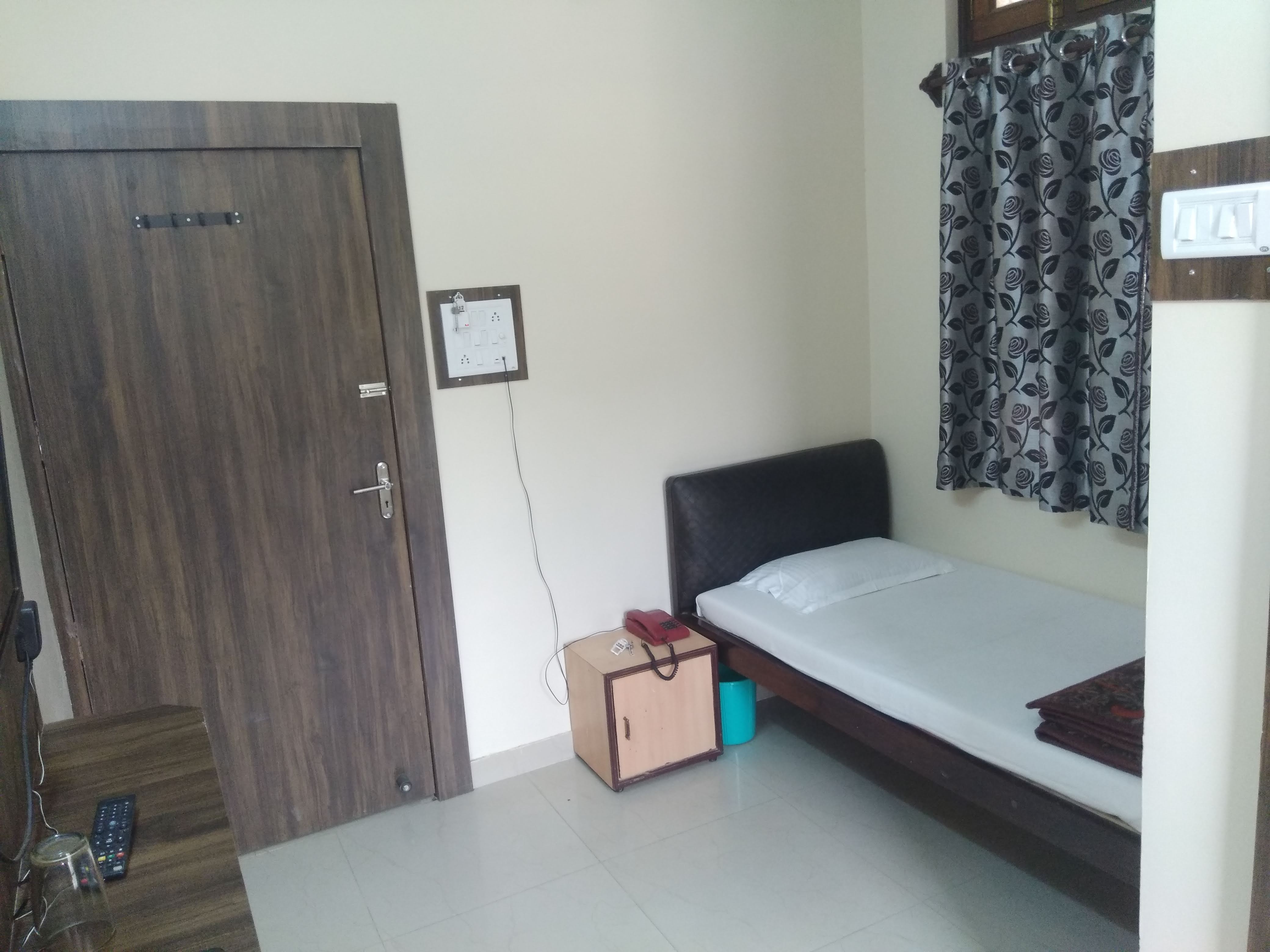 HOTEL SHRI KRISHNA - Tap to explore photos