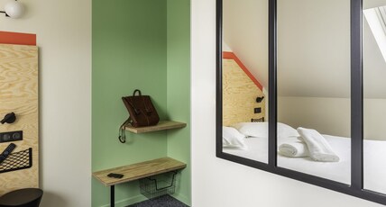 Greet Hotel Beaune Room Type - Pure room with a double bed