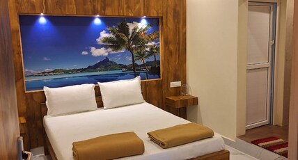 Sri Valli Residency Room Type - Premium Double Cot