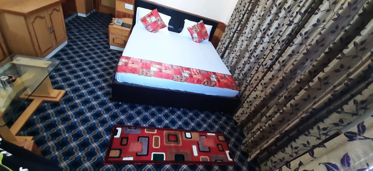 Hotel Khans Plaza - Tap to explore photos