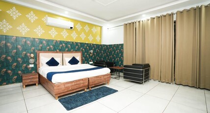 Tanvi Premium Residency near Artemis Hospital, Gurugram Room Type - Deluxe Room with Balcony