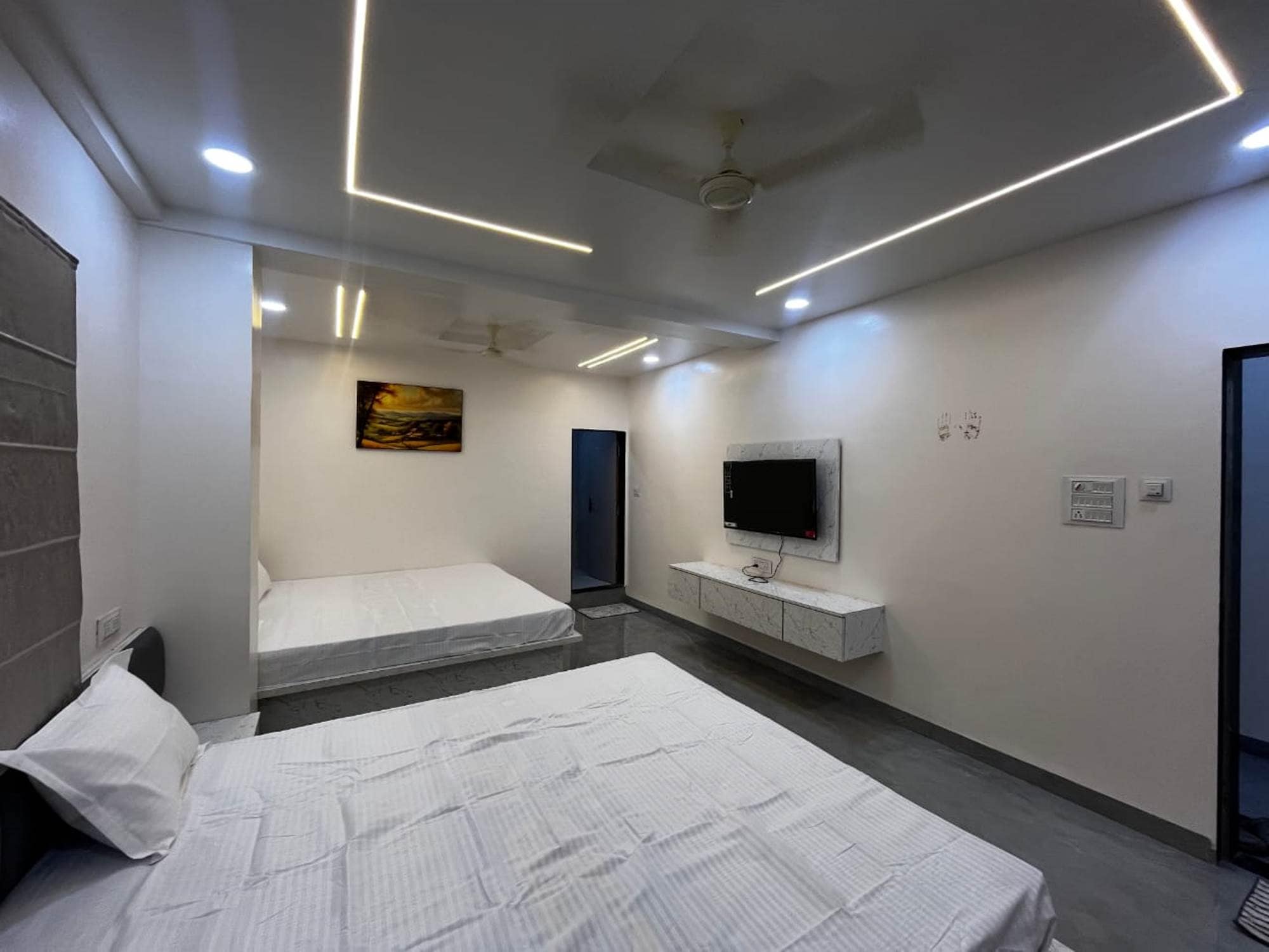 Hotel Tulsi Lodging And Boarding - Tap to explore photos