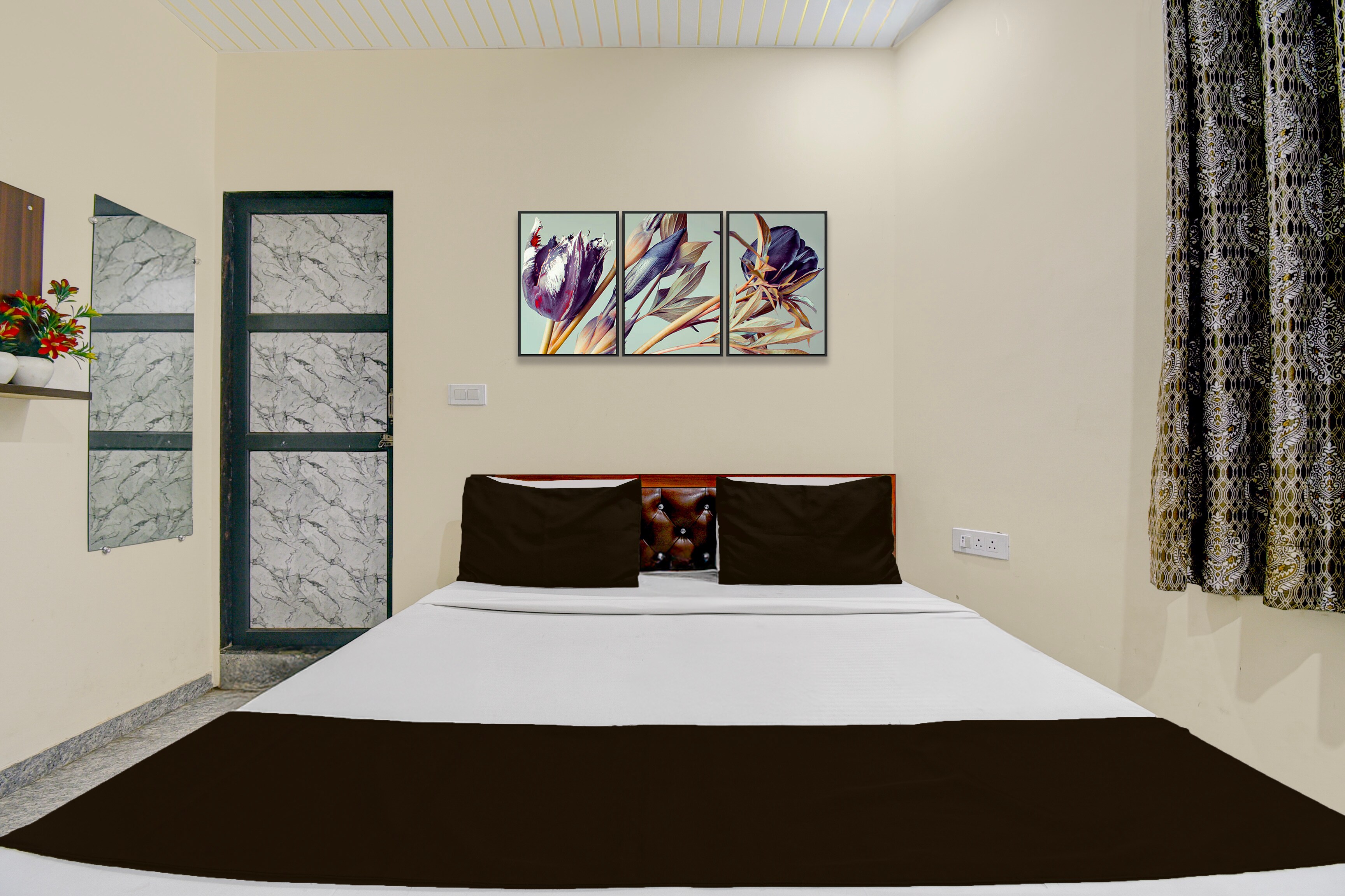 SPOT ON Hotel Shyam Preet Palace - Tap to explore photos