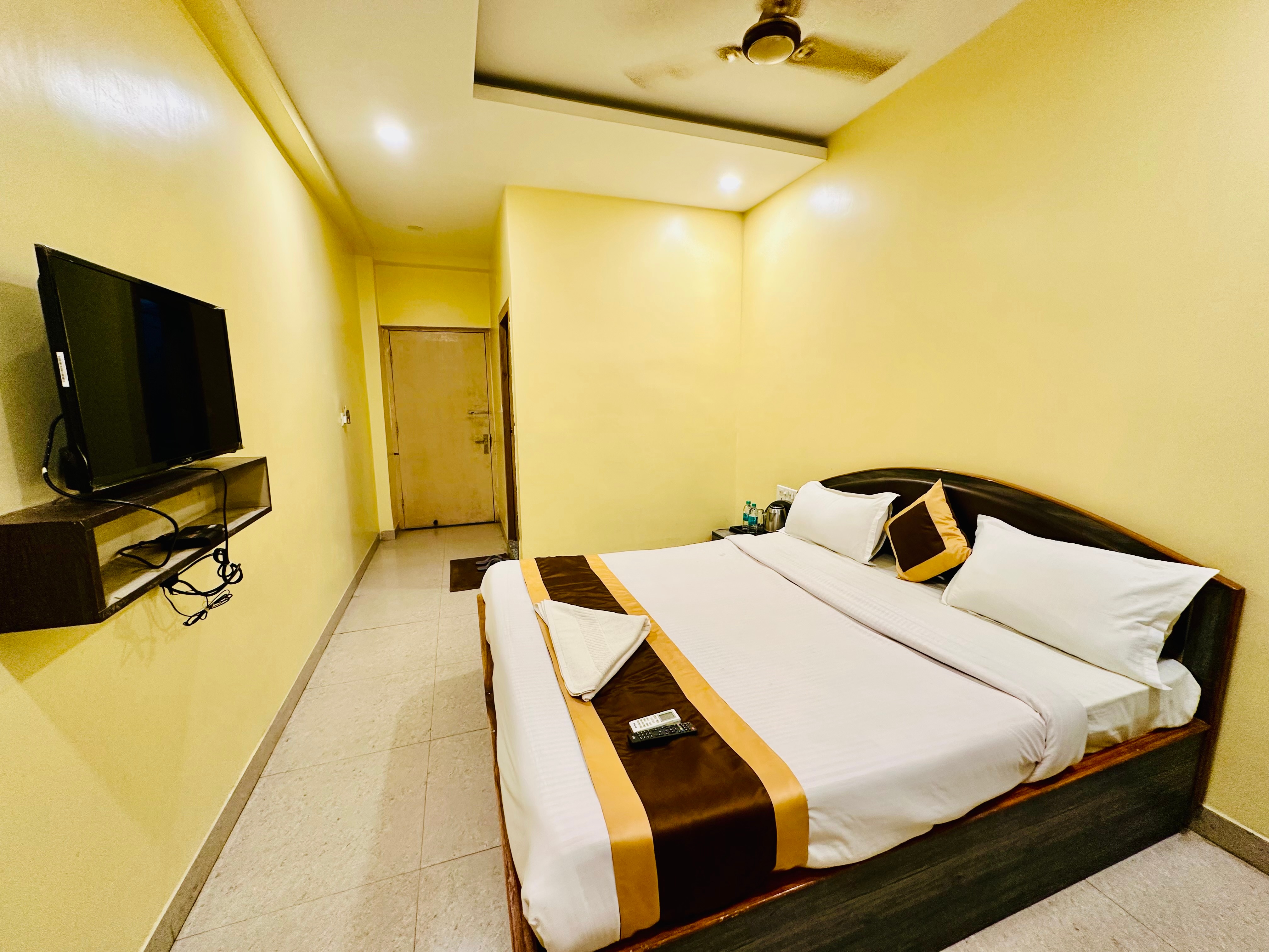 Hotel Sagar Inn - Tap to explore photos