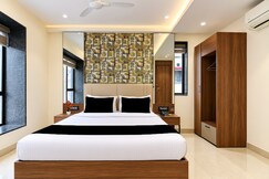 Super Townhouse Oak DLF Newtown Bus Terminal
