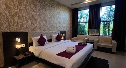 The Raj Residency Room Type - Deluxe AC Room