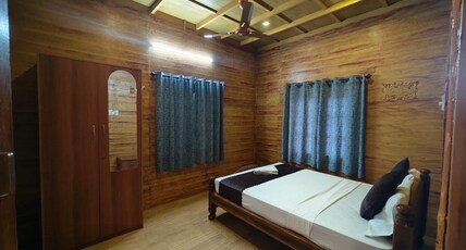 Holidayz by Stayz Royale - A Misty & Wooden experience Room Type - 1 Shared Room in a Wooden Villa