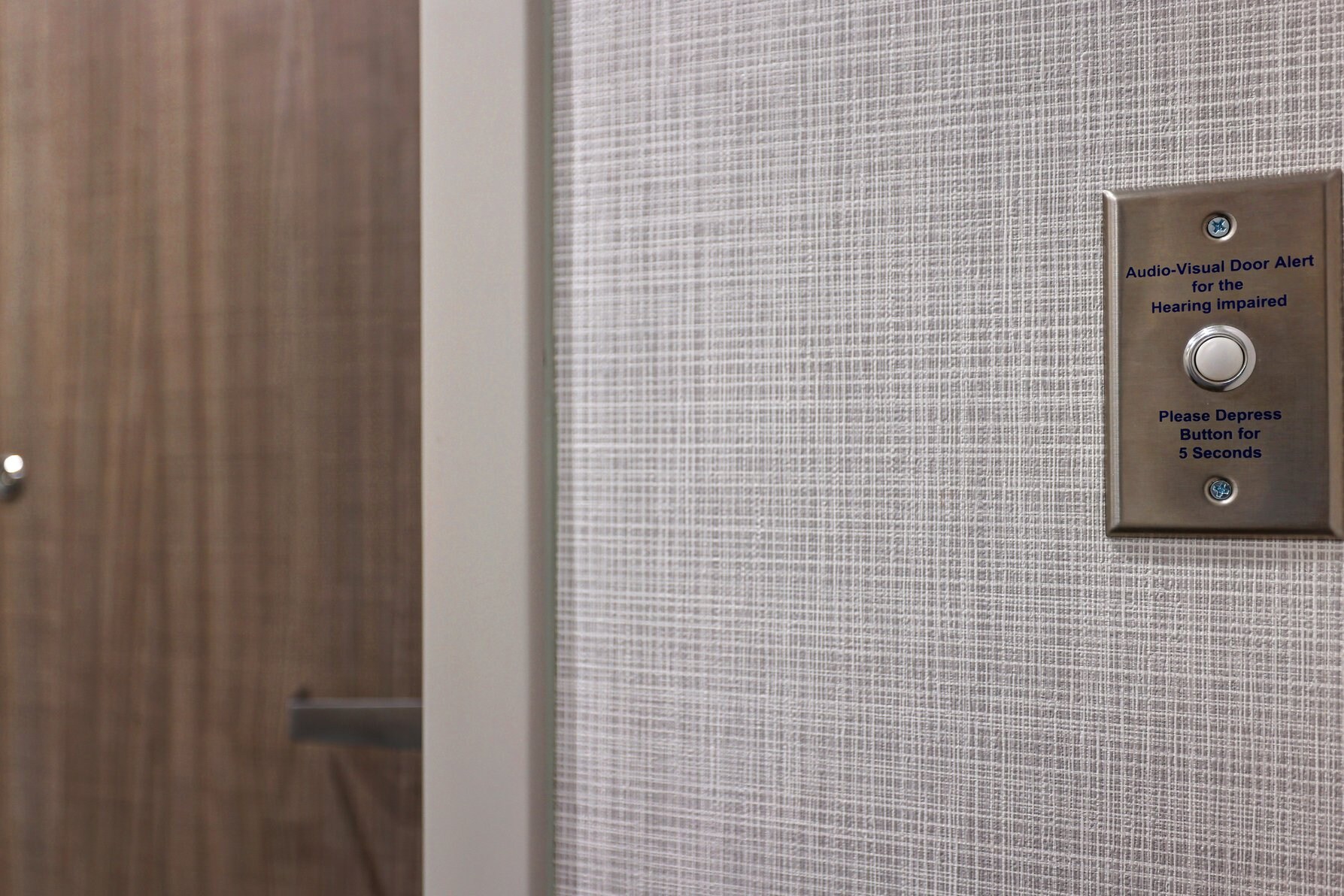 Hampton Inn & Suites Houston East Beltway 8, TX - Tap to explore photos