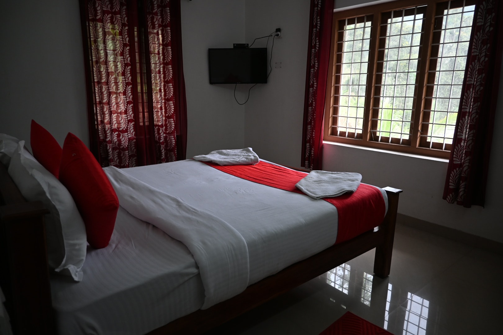 KCS Homestay - Tap to explore photos