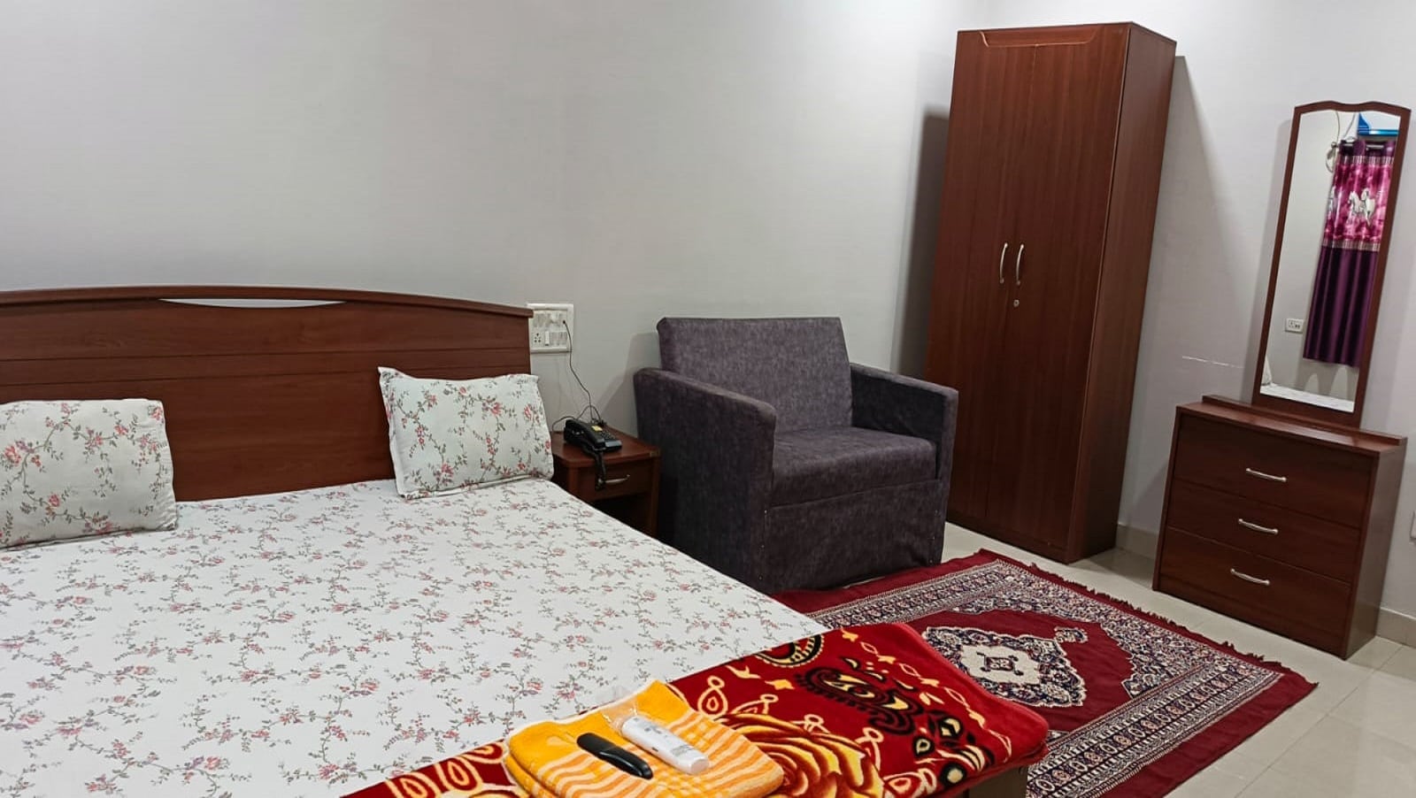 Hotel Sam - Tap to explore photos