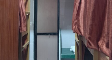 KUFA PG AND DORMITORY KURLA Room Type - Deluxe Men Dormitory