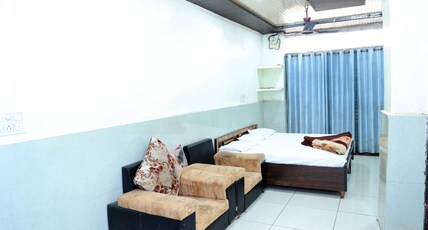 MADHAV LUXERY HOME STAY Room Type - Bedroom 2