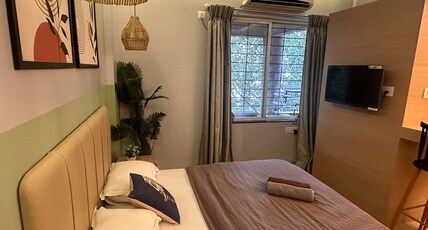 Studio Apartments by Abhibha Stays Room Type - Zeen: Premium studio with balcony