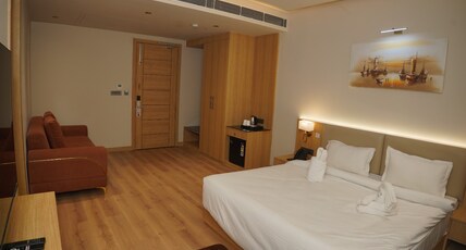 Hotel The Alpine, Aligarh Room Type - Deluxe room