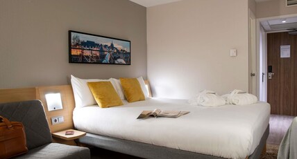 Novotel Maastricht Room Type - Deluxe room garden view with 1 double bed Novotel Maastricht Room Type - Deluxe room garden view with 1 double bed