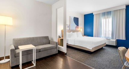Spark by Hilton Pearland, TX Room Type - 1 KING BED WITH SOFABED