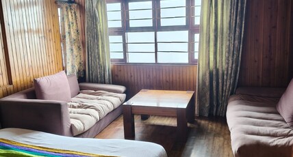 Hotel Dekeling Mall Road Room Type - Family room-5 members Hotel Dekeling Mall Road Room Type - Family room-5 members