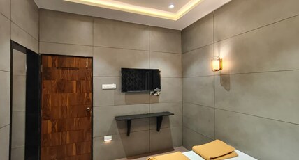Srivara Grand Room Type - Double Bed Non AC