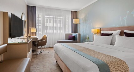 Crowne Plaza Berlin City Centre Room Type - 1 King Standard Quiet Mid Floor