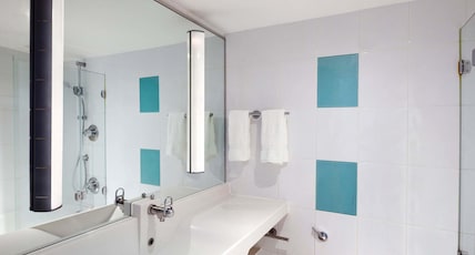 Novotel London West Room Type - Superior room with Twin Beds Novotel London West Room Type - Superior room with Twin Beds