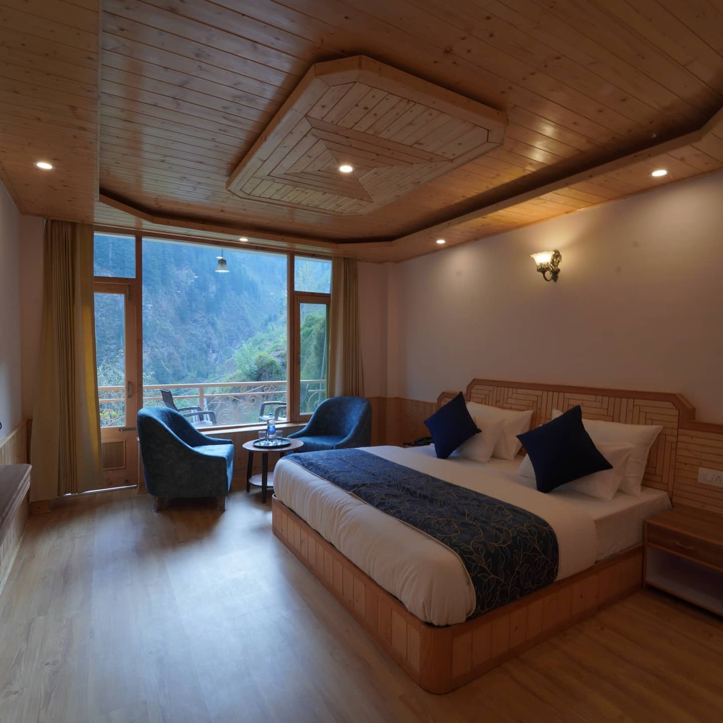 Summit View Inn Manali Hotel Manali - Reviews, Photos & Offer