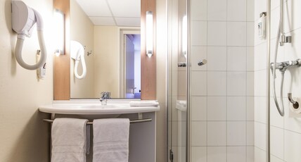 ibis Issoire Room Type - Standard Room with one double bed and one single bed