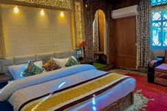 Savoy Group of Houseboats