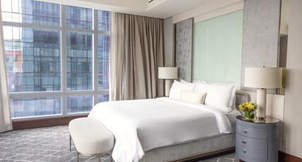 InterContinental BOSTON Room Type - 1 King Corner Greenway View InterContinental BOSTON Room Type - 1 King Corner Greenway View