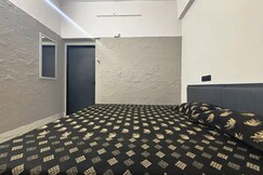 1 Family spacious stay in heart of Mumbai