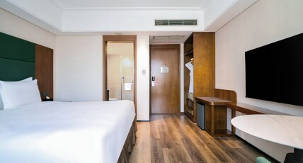 Holiday Inn QINGDAO CITY CENTRE Room Type - 1 King Standard