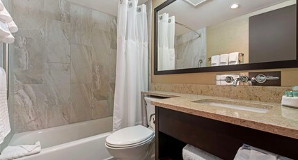 Best Western Northgate Inn Room Type - 2 Queen Beds, Non-Smoking, Balcony, Work Desk, Microwave And Refrigerator, Wi-Fi, Continental Breakf Best Western Northgate Inn Room Type - 2 Queen Beds, Non-Smoking, Balcony, Work Desk, Microwave And Refrigerator, Wi-Fi, Continental Breakf