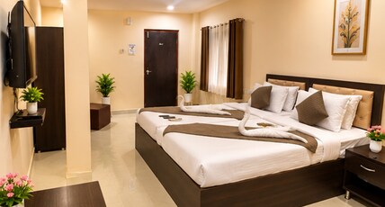 Hotel Sky Park Room Type - Executive Room Twin Bed