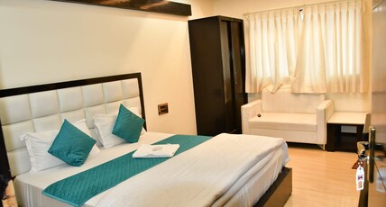 Hotel MKG Inn (Club and Bar) Room Type - Deluxe Double Room with Air Conditioning