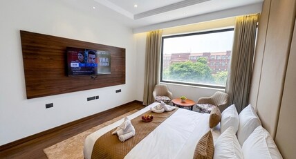 Kamay The Premium - Golf Course Ext Road & Near Artemis, Medanta Hospital Room Type - Executive Premium with City View with Working desk