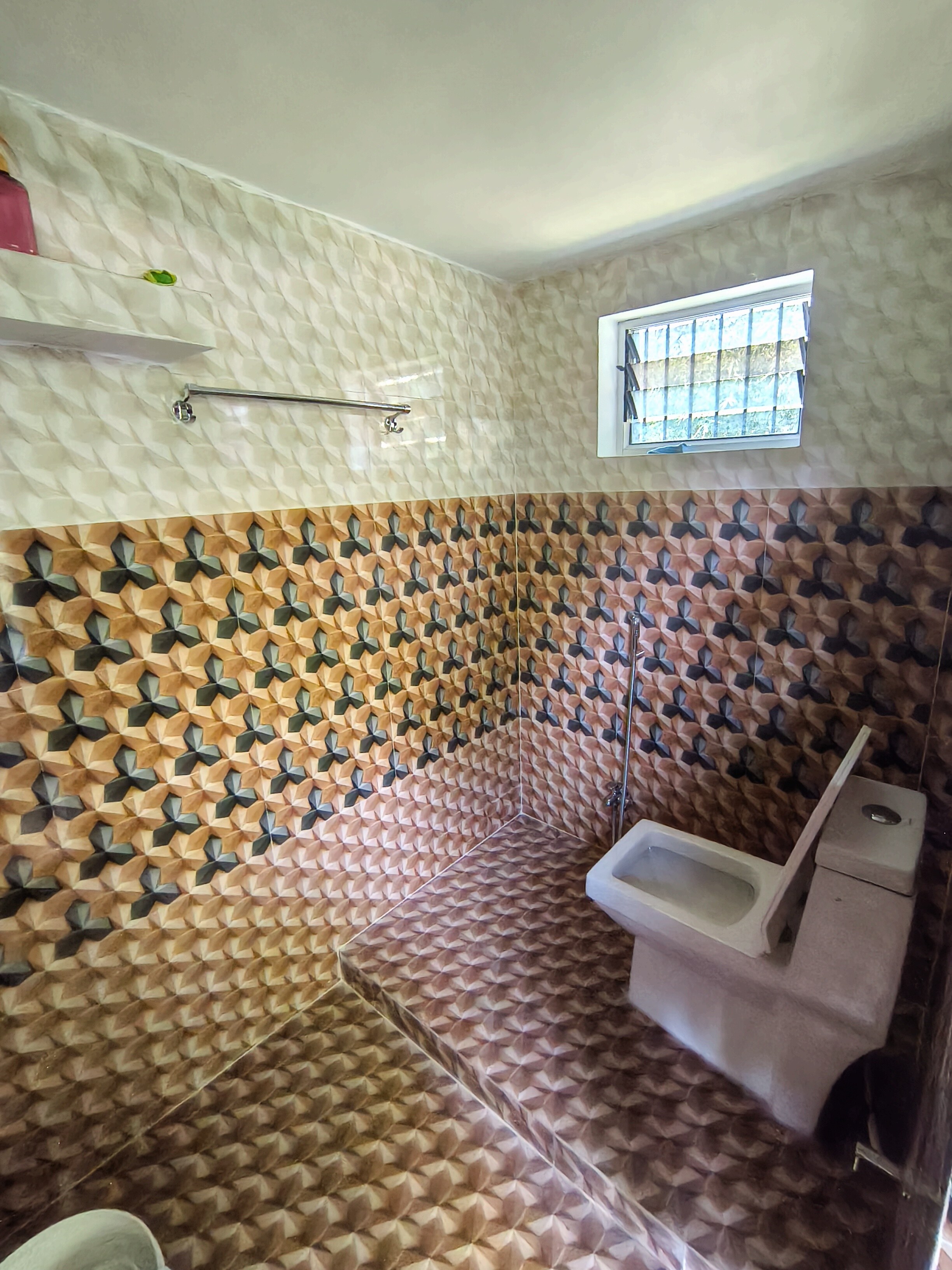Makum Homestay - Tap to explore photos