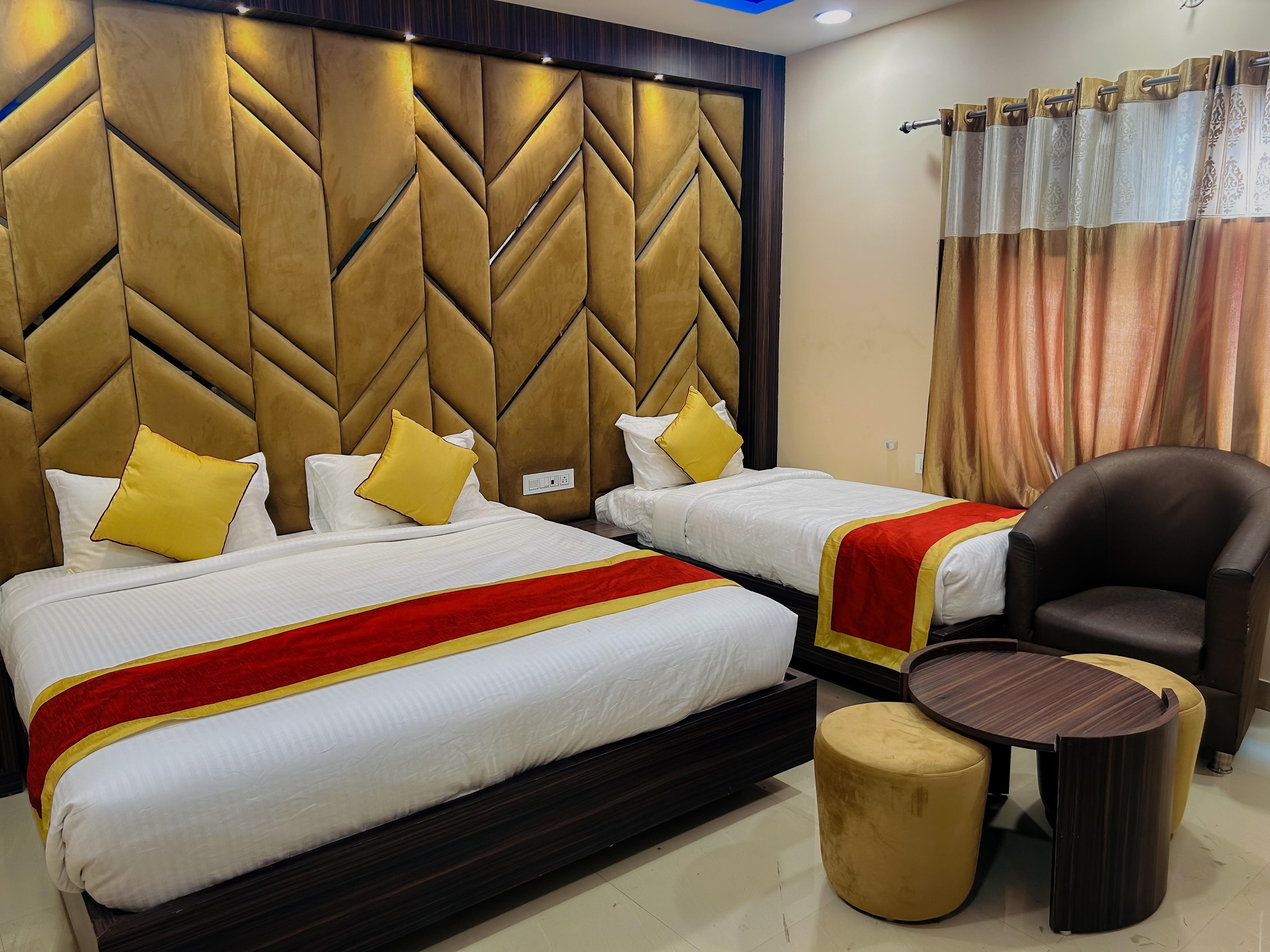 Hotel Harihar- Near Har ki Pauri - Tap to explore photos