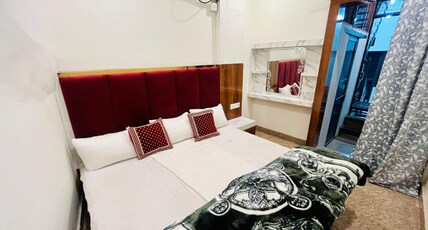 Maa Bhagirathi Yatra Niwas Room Type - Deluxe room