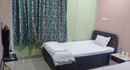 ROOP AMRIT GUEST HOUSE Room Type - Double Bed Non AC