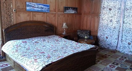 Houseboat India Palace Room Type - Deluxe Rooms