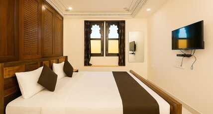 The Umed (Near Railway Station) Room Type - Super Deluxe Room The Umed (Near Railway Station) Room Type - Super Deluxe Room