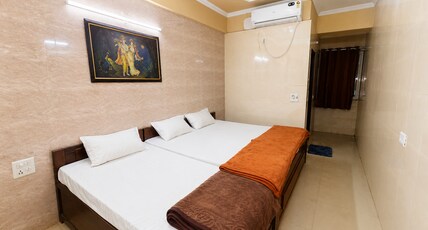 SHRI HARIVANSH SEWA KUNJ - Near Banke Bihari Temple Vrindavan Room Type - Triple Room