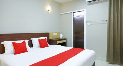 Hotel O La Mirina Boutique Inn Room Type - Deluxe King
