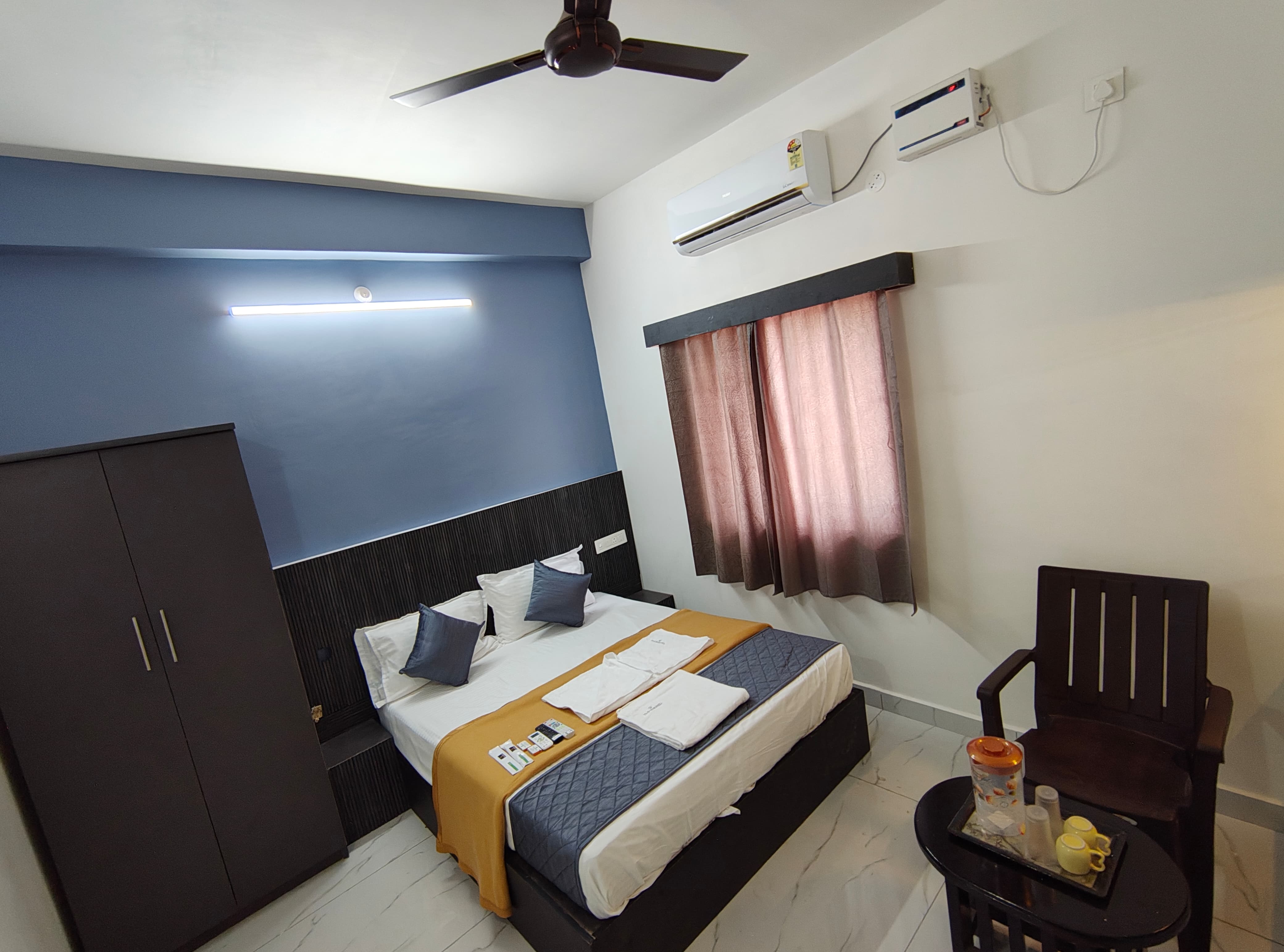 TSK Marvell - Tap to explore photos