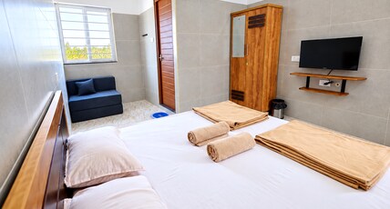 Aadhith Residency Room Type - Premium AC Room (King)