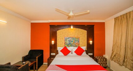 Classic Comforts Hotel Room Type - Deluxe Room