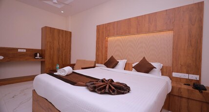 HOTEL SAHAYA ARASI Room Type - Sea view suite Room