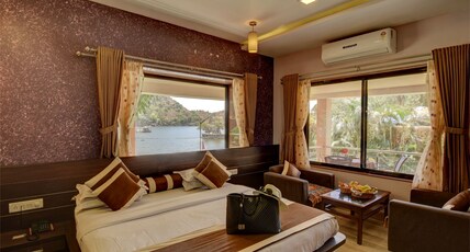 Hotel Lake Palace Room Type - Suite with Lake View